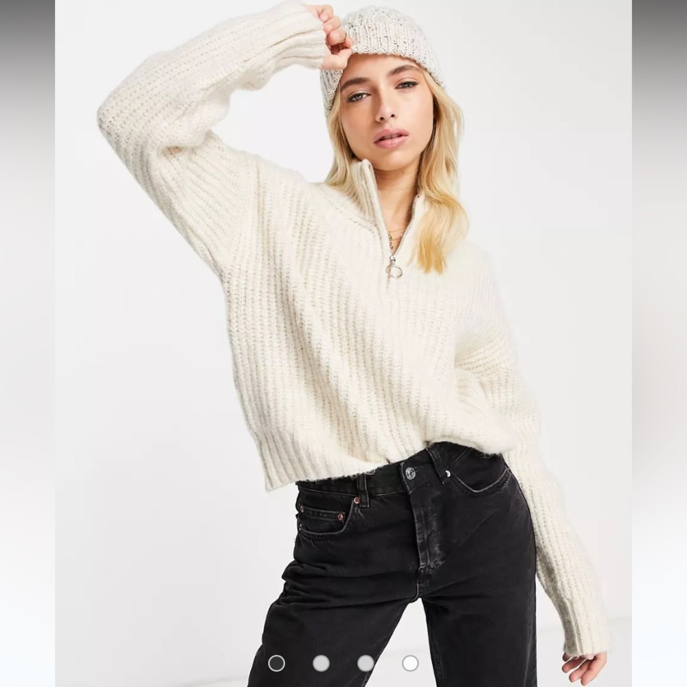 ASOS White Super Warm, Fuzzy Sweater, Size Small, Perfect Condition